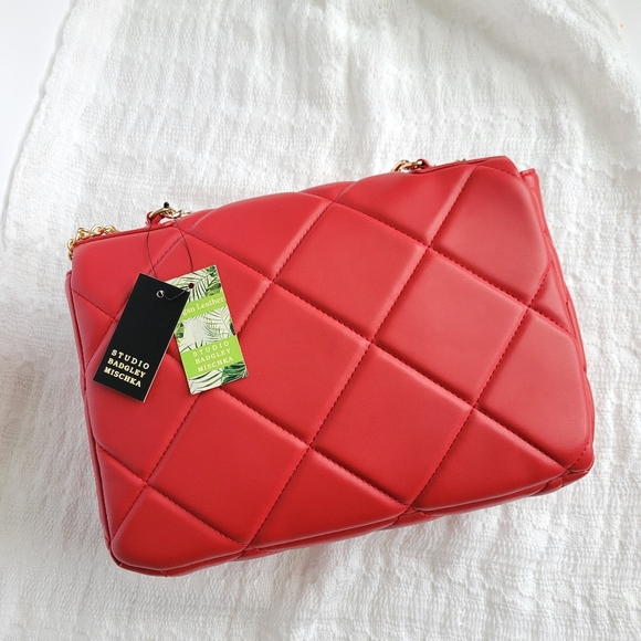 Badgley Mischka Letter Lock Red Vegan Leather Quilted bag - Picture 2 of 6